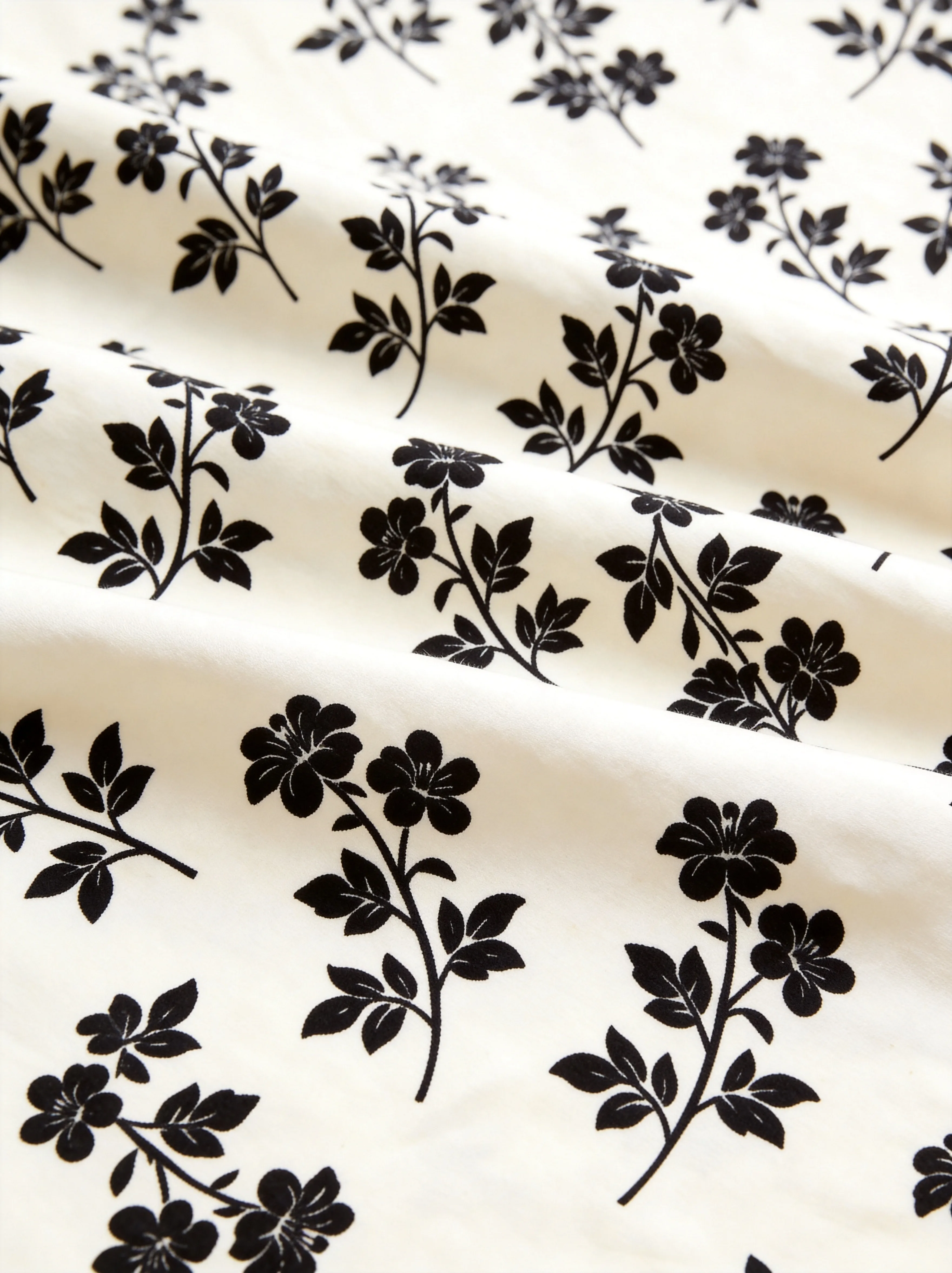 8135 cotton poplin floral print fabric close-up