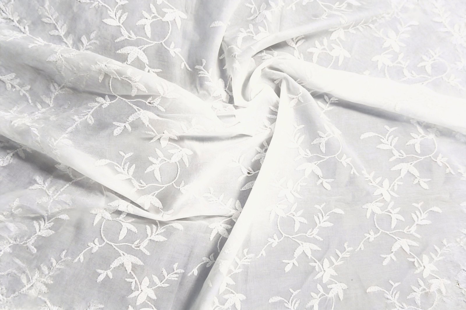 E-02 Trailing Tiny Leaves eyelet embroidery thumbnail