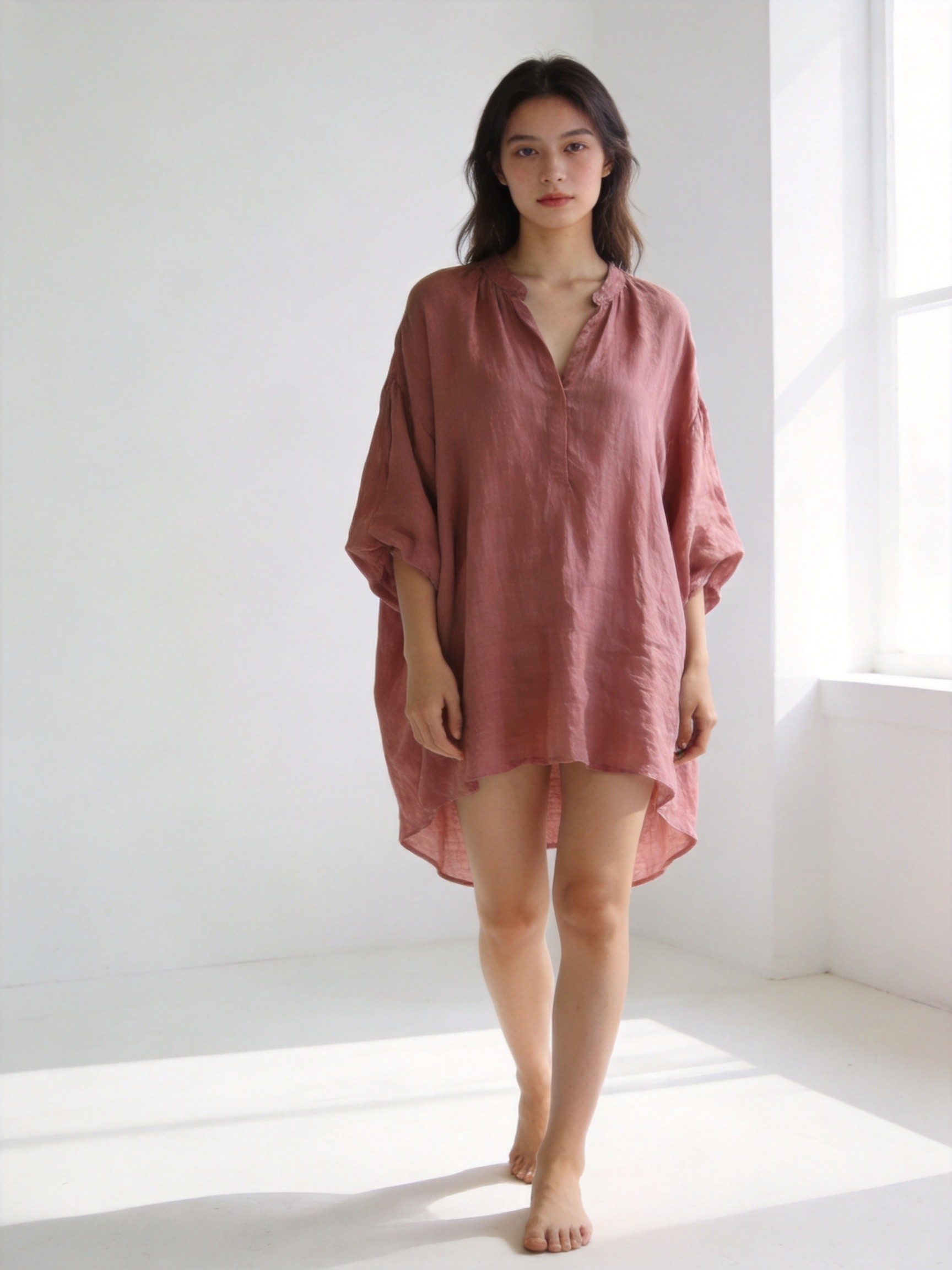 M4011 double gauze blouse on model